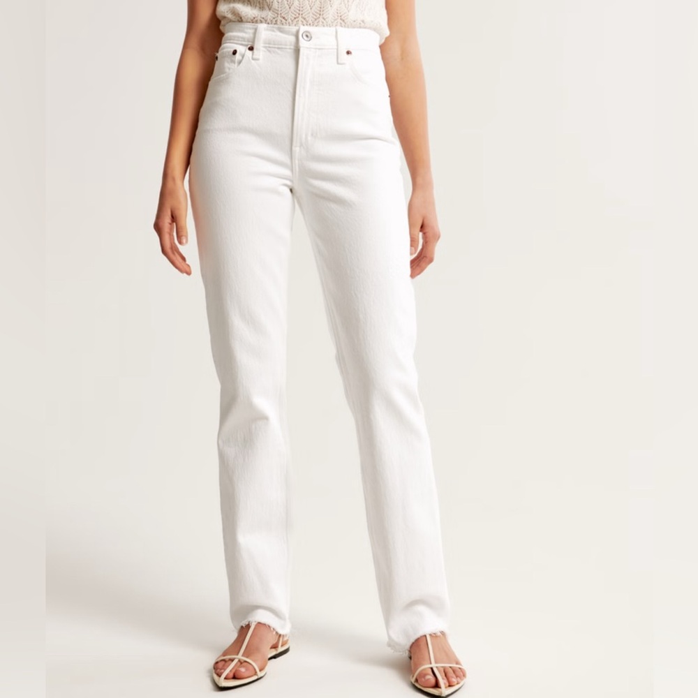 Abercrombie & Fitch 90’s Straight Ultra High Rise White Jeans, size 25